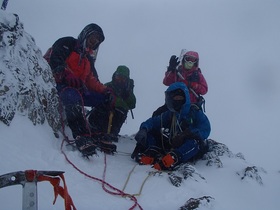 20141229-吹雪の赤岳山頂で.jpg
